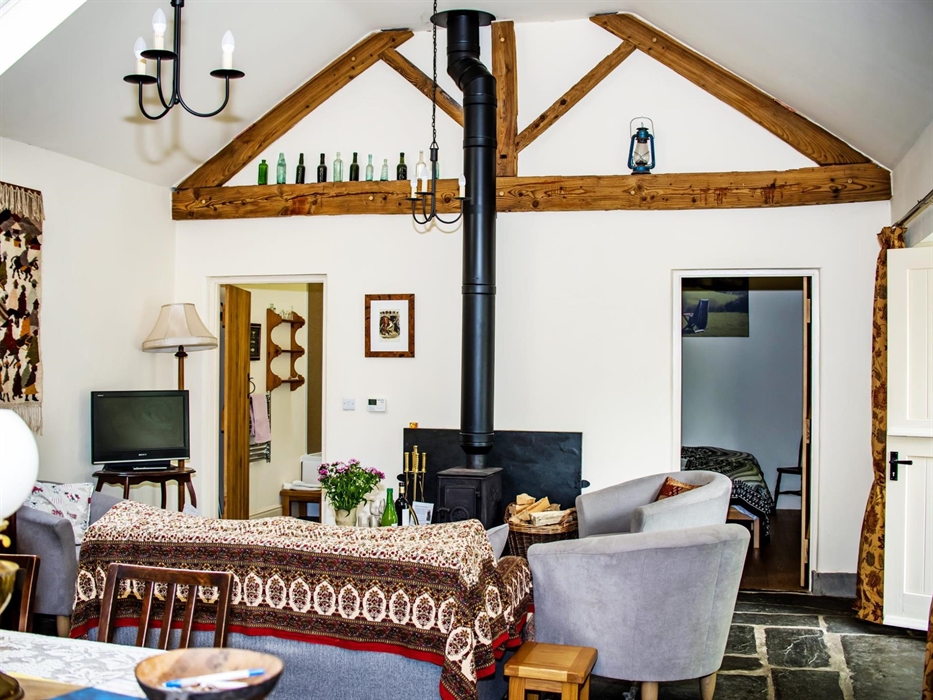 Drovers Retreat living room towards twin bedroom and bathroom