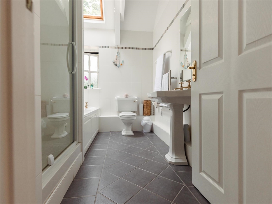 Ensuite Bathroom
