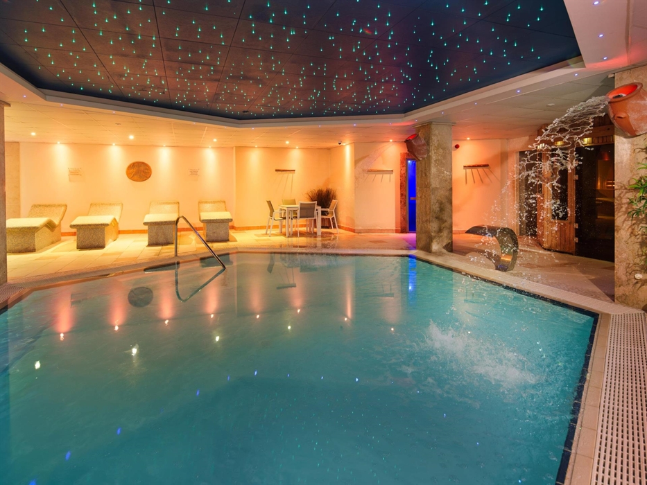 The Cliff Hotel & Spa Hydrotherapy Pool and Fountain