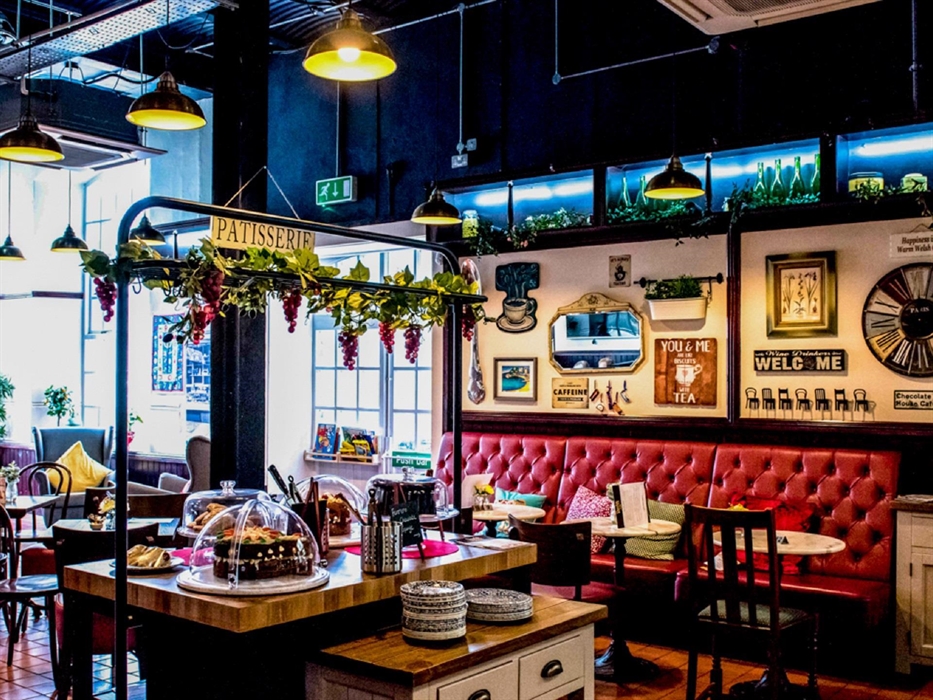 With on-site Caffe Bracchi, Craft of Hearts craft shop and workshops and the Chocolate House workshops and sweet treats, it’s a great experience for e