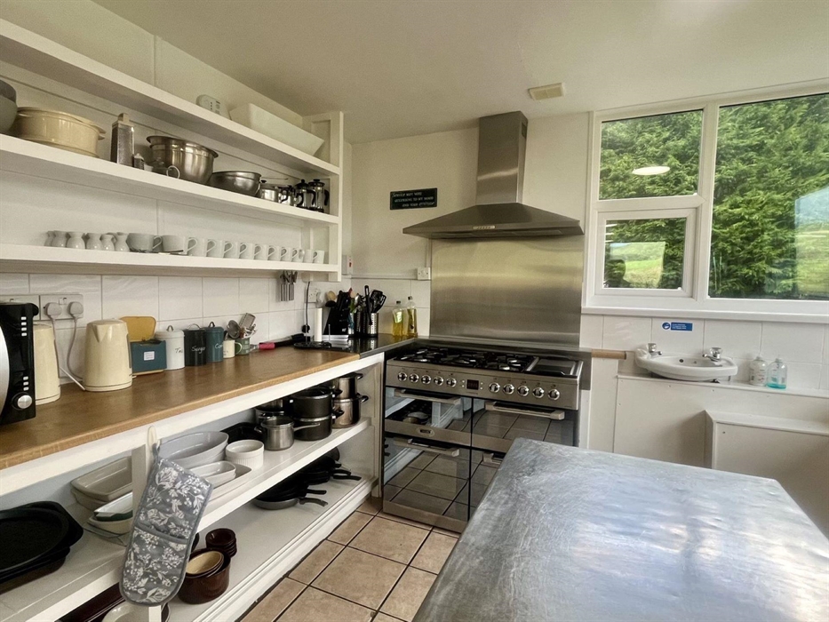 Our fully equipped kitchen is a real pleasure to cook in, coming back from your outdoor activities & enjoying cooking as a group. Or you can book Sara