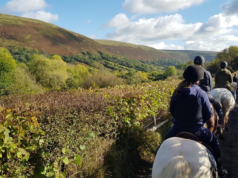 A simple one or two hour ride can be enjoyed by using our local lanes firstly before doing any mountain work and is best for children of 4 years and u