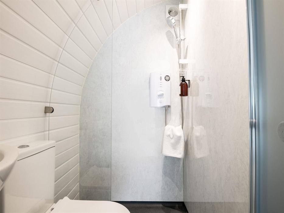 The Pod Show and Toilet