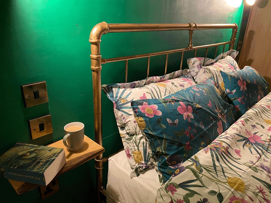 Come king size bed in Cedar Yurt