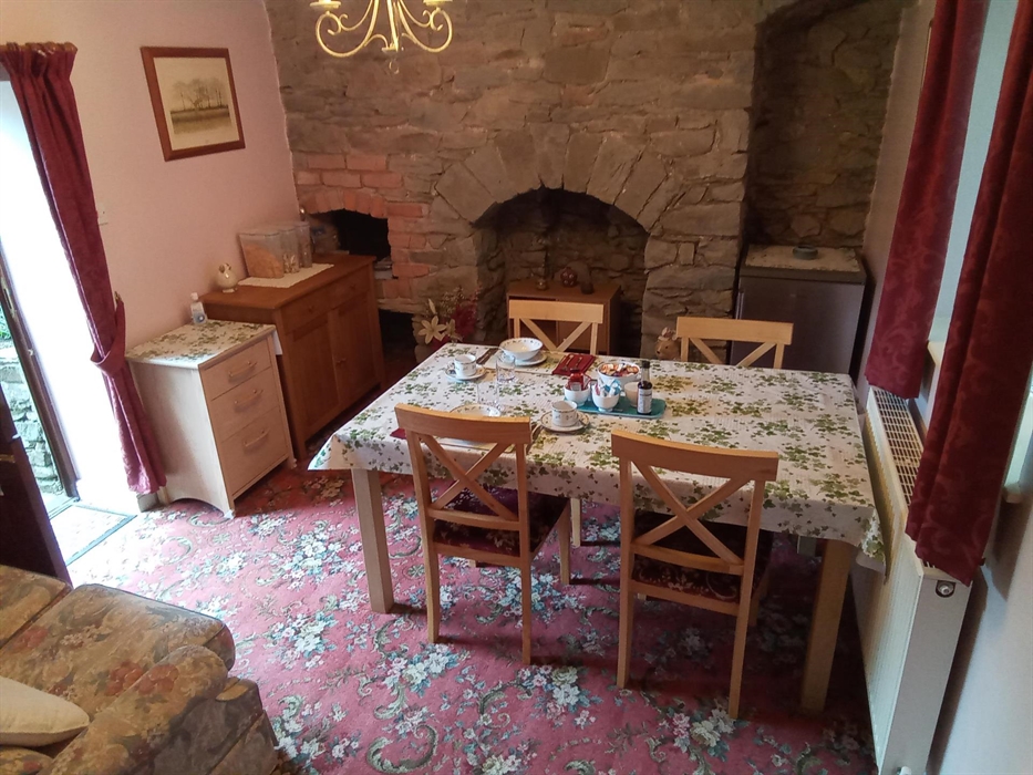 Guest Lounge / Dining Room