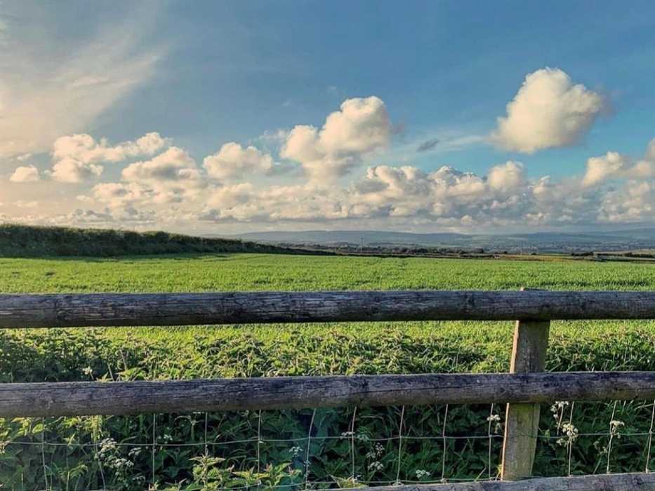 Views over the common Heol Y Mynedd a stones throw from the lodge