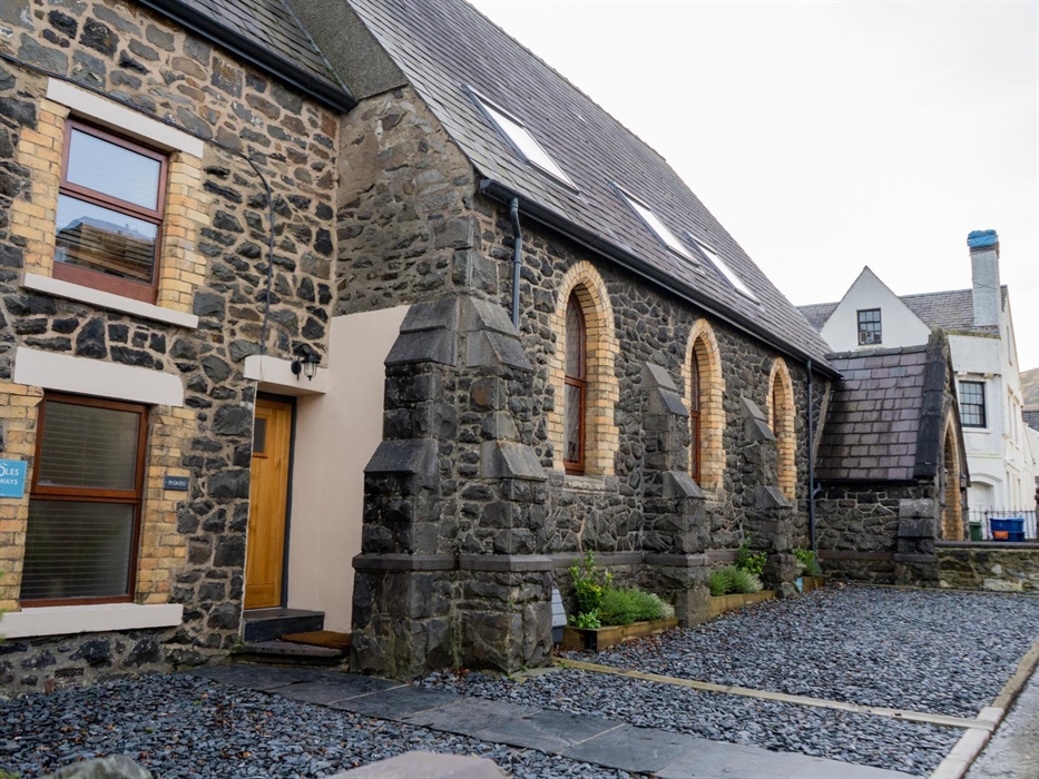Front door to property