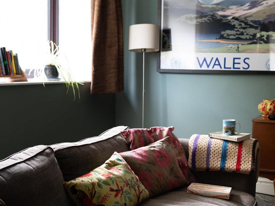 Snowdonia holiday cottage with woodburner