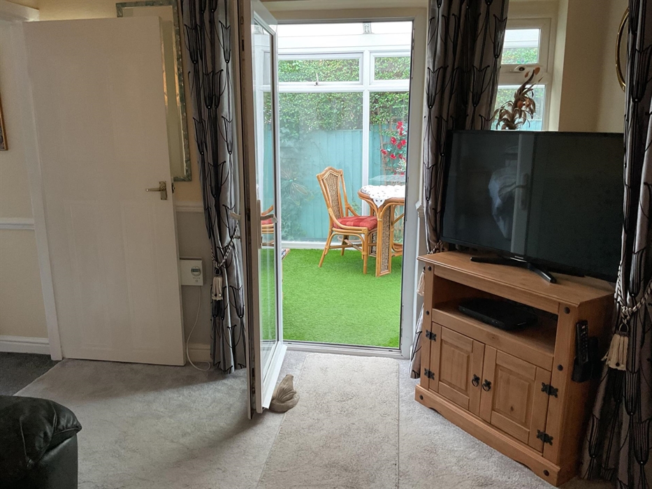 Lounge door leading to conservatory