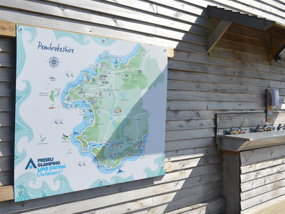 Toilet block & dishwashing area