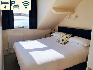 Min y Mor 5 Bedroom with Sea View