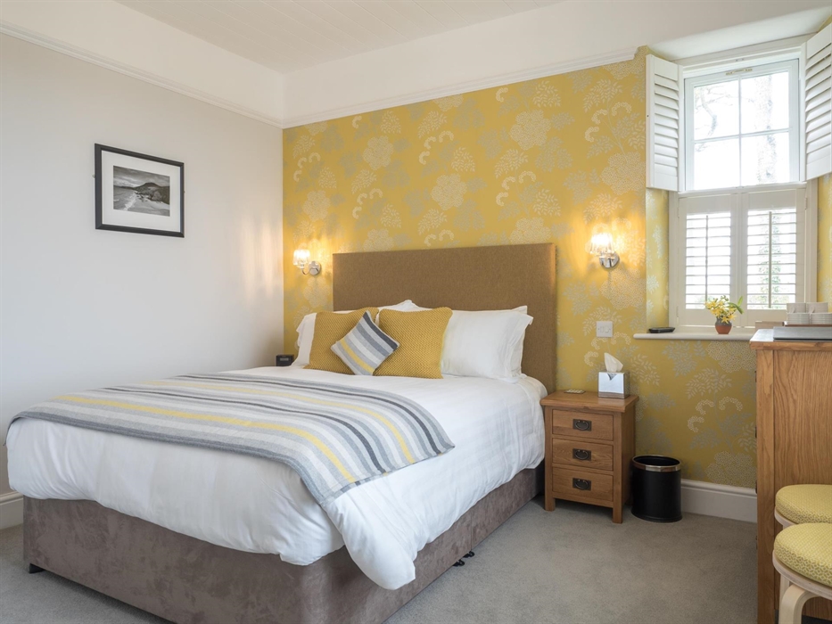 Llangrannog King bedroom