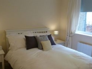 Quiet Double Bedroom at Rear