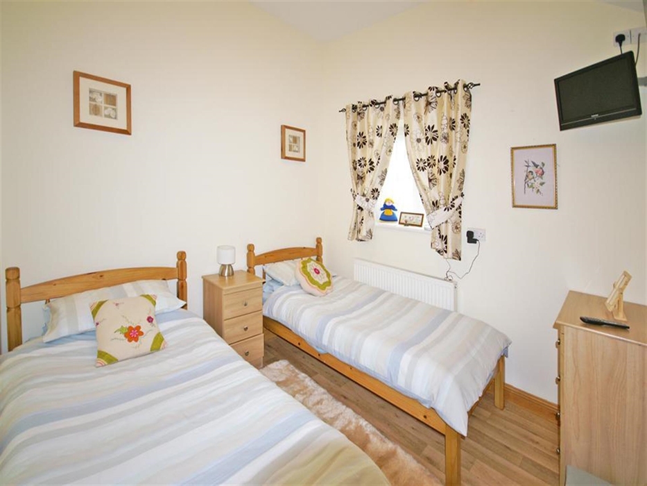 Swn-yr-Aber-single-bedroom