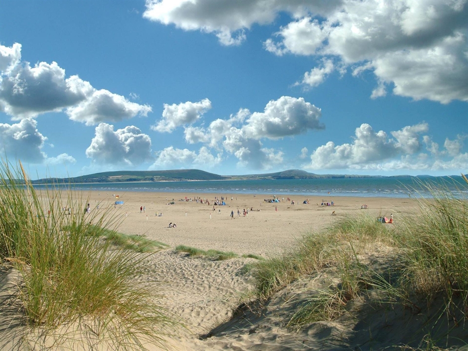 Cefn Sidan Beach
