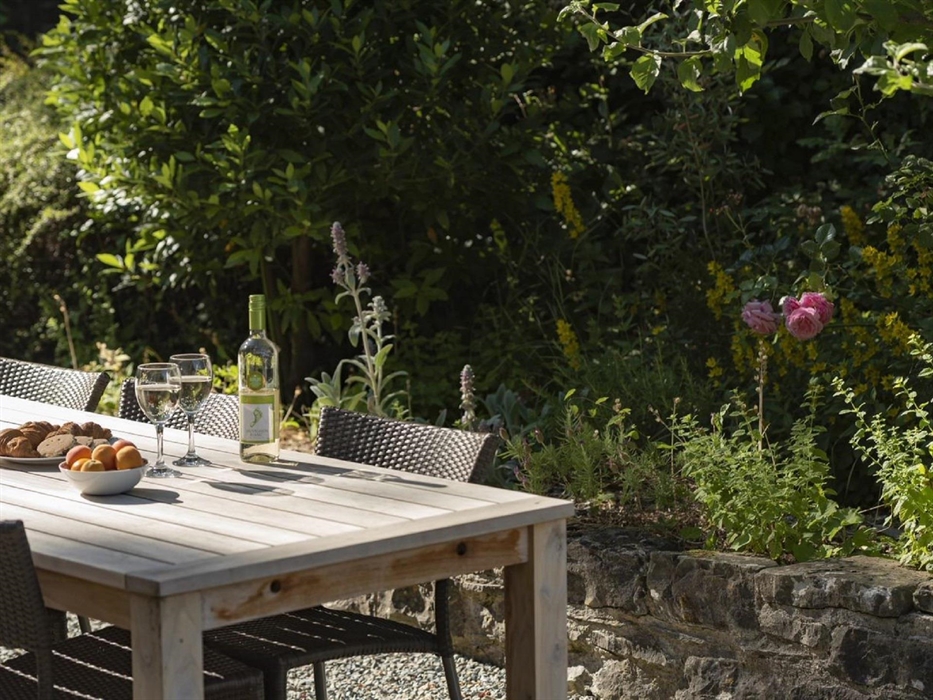 Dinefwr Home Farm Outdoor Seating