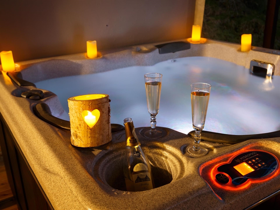 The Lodge - The Jacuzzi
