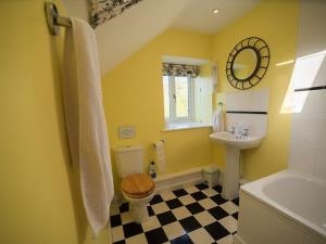 Llechwedd - bathroom