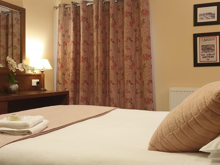 Deluxe double room with shower