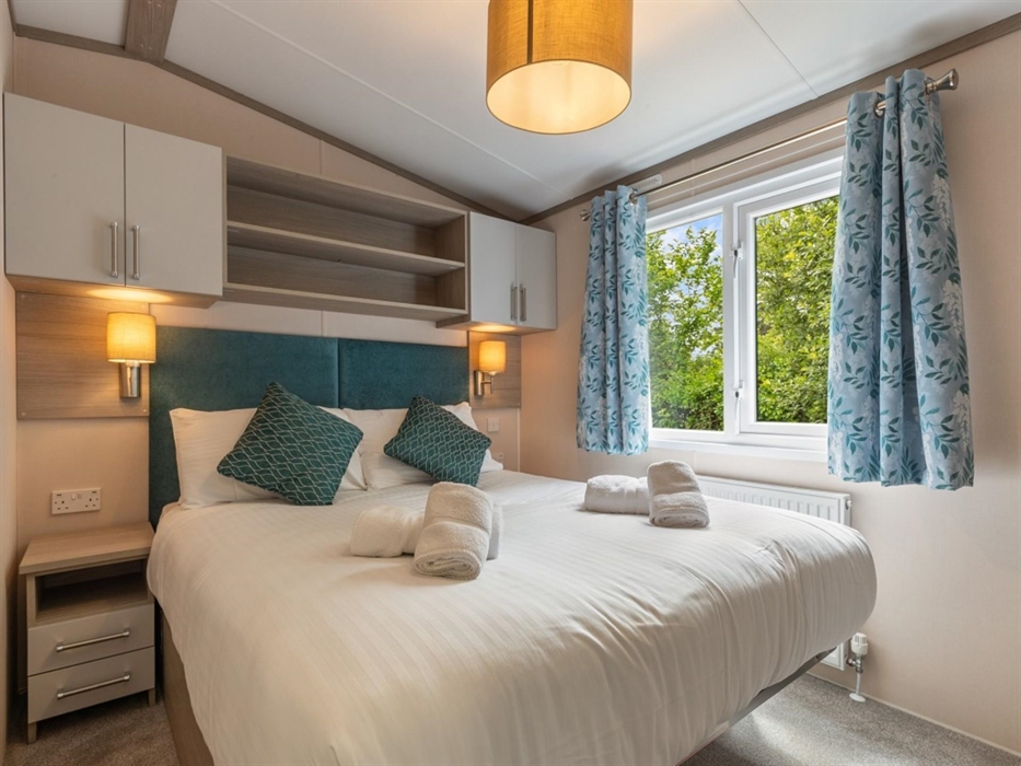 Skomer Master Bedroom