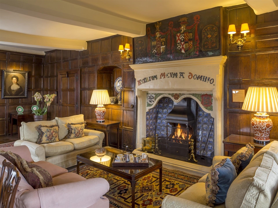 1620 Drawing room ideal for receptions