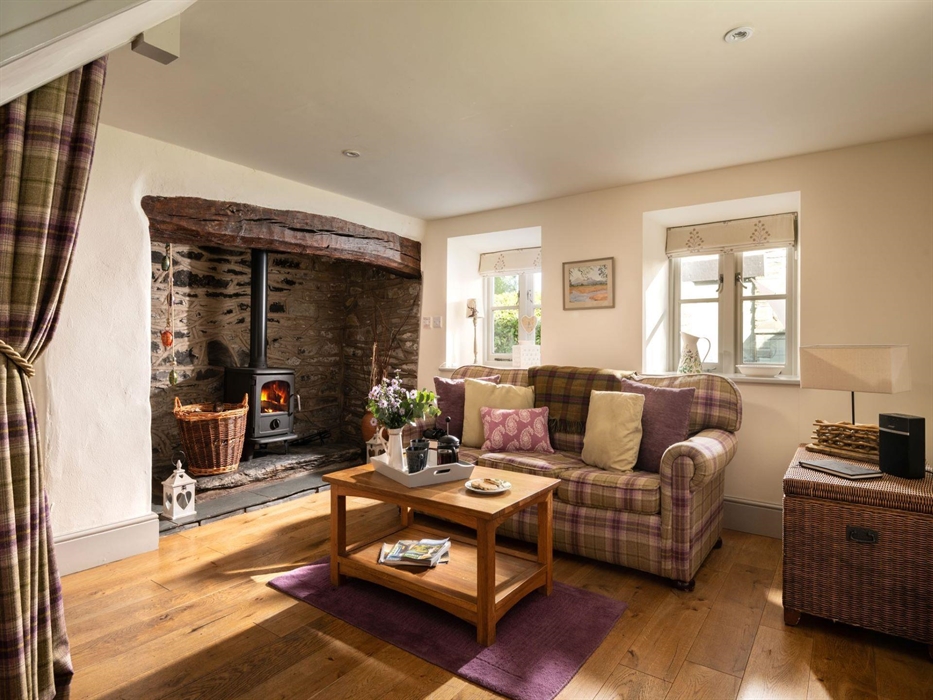 Ghillies cottage is as cosy as they come! One of our most popular properties and I'm sure you can see why! Snuggle up by the log burner and truly swit