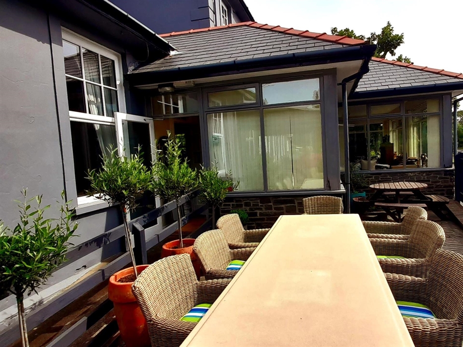 plenty of room to sit and relax