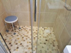 Otago 1 Enclosed Shower Area