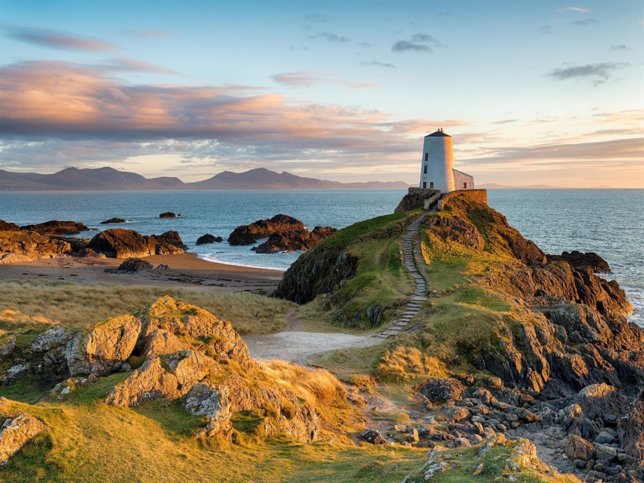 Ynys Llanddwyn in Anglesey - photo of a famous lighthouse in Wales