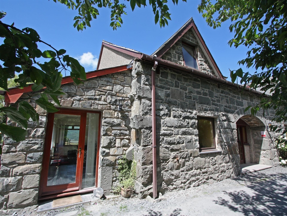Stone Snowdonia holiday cottage