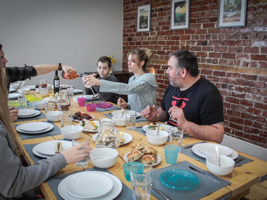 Dining Room at Glandwr House, Rhayader - Large dining room table ideal for large families and groups