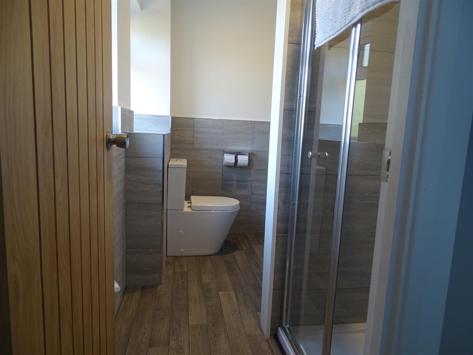 Delux Double Bathroom