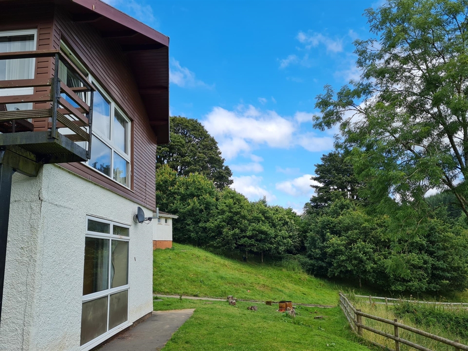 Parkwood Outdoors Dolygaer - Chalet with countryside views