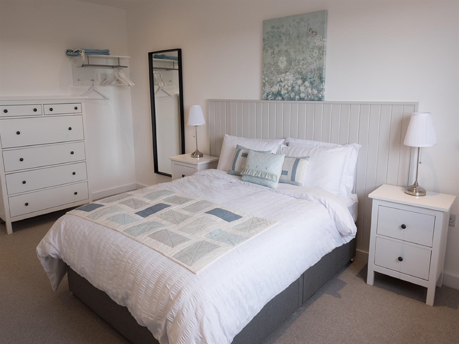 Master King Size Bedroom