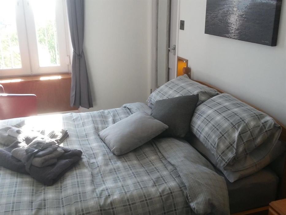 Double bedroom with sea view balcony