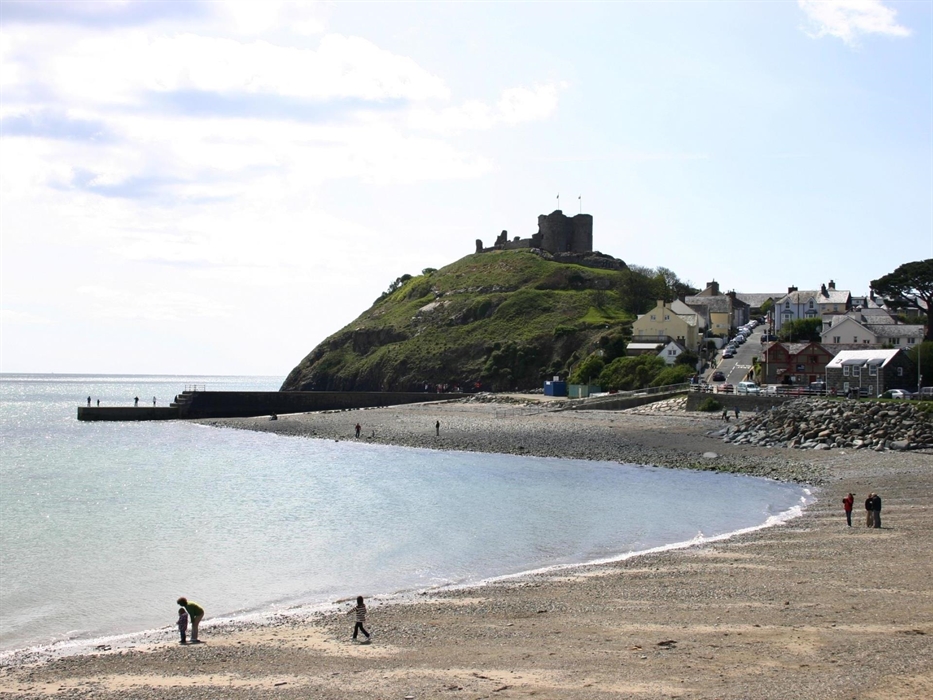 Criccieth copyright Janet Redler Travel