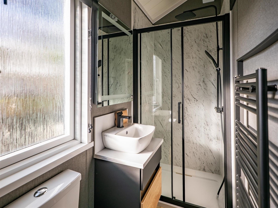 Designer Studio Suite Bathroom