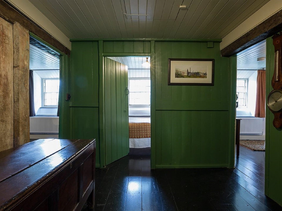 Hen Dy Upstairs Landing