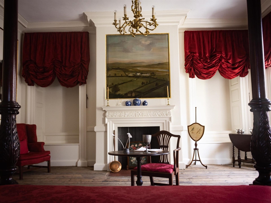 Taking into account every detail of the inventory created by Sir Thomas Stepney himself, this room showcases the beautiful décor of the time and the w