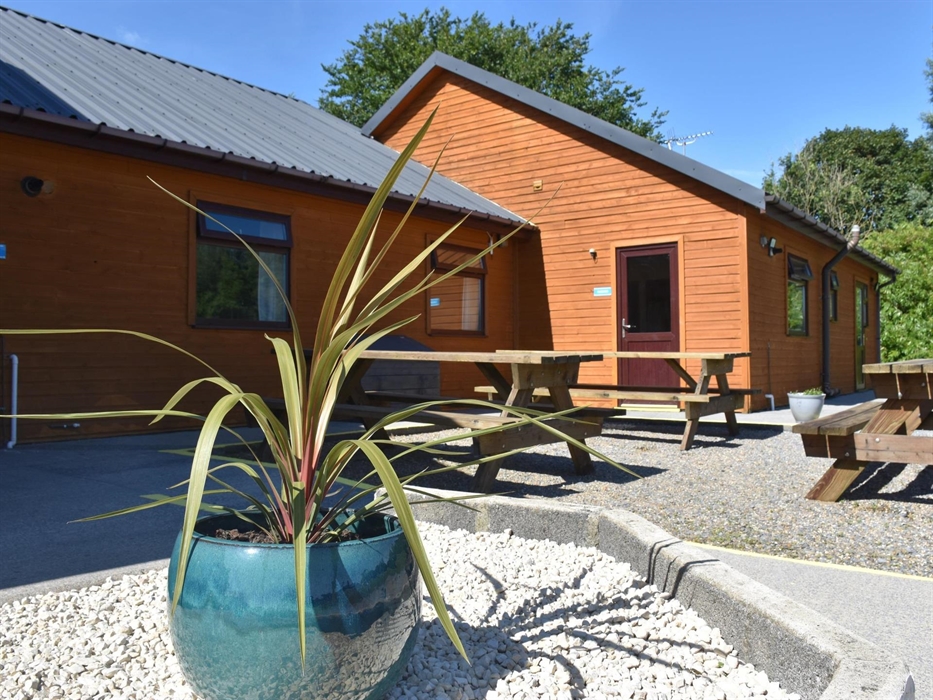 Bunkhouse Lodges (exterior)