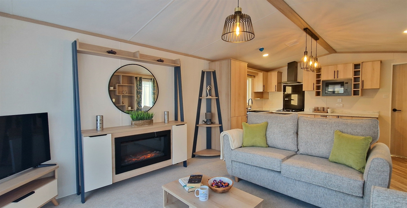 Luxury Lodge Master Bedroom