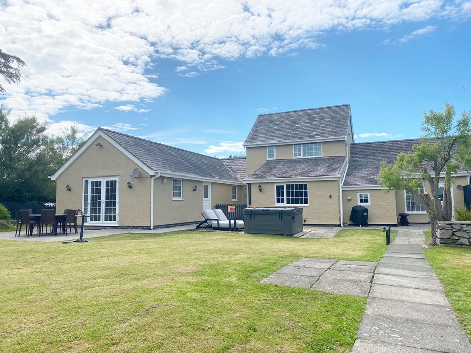 Large enclosed garden