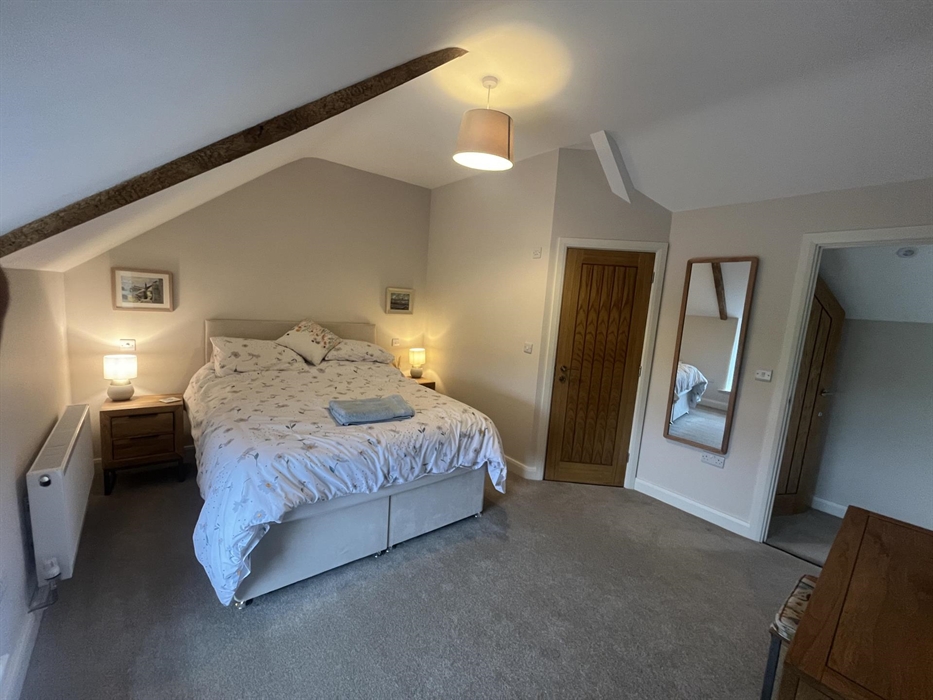 Main bedroom with en-suit