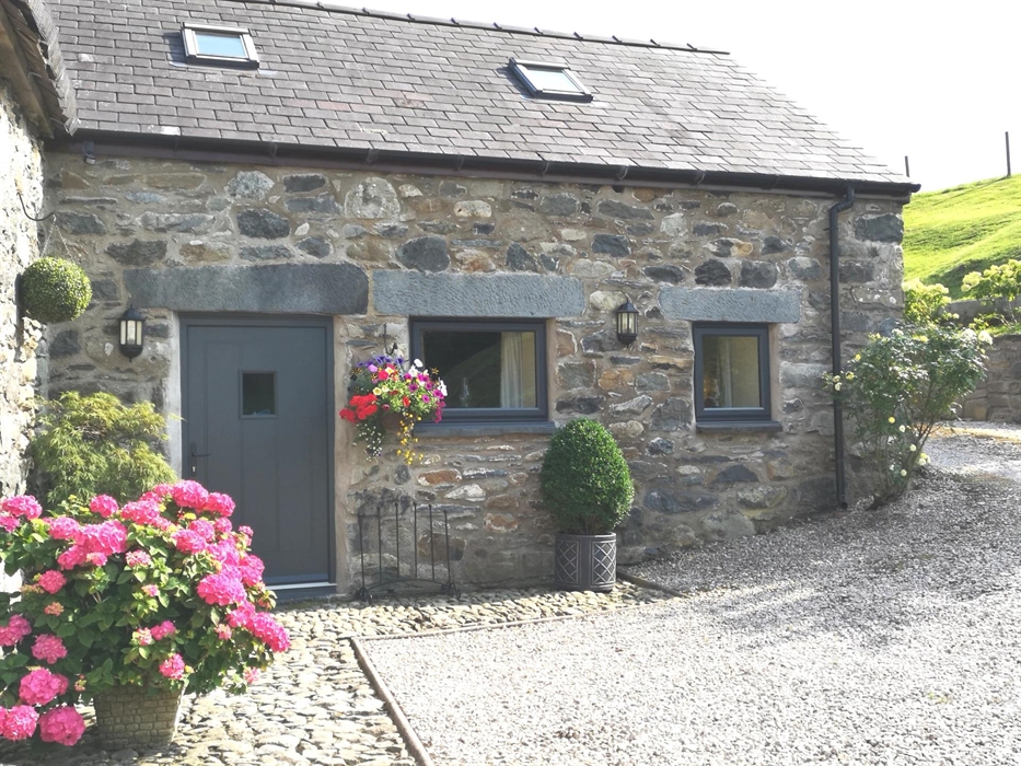 The BARN at Bryn Deicws, Gwyddelwern