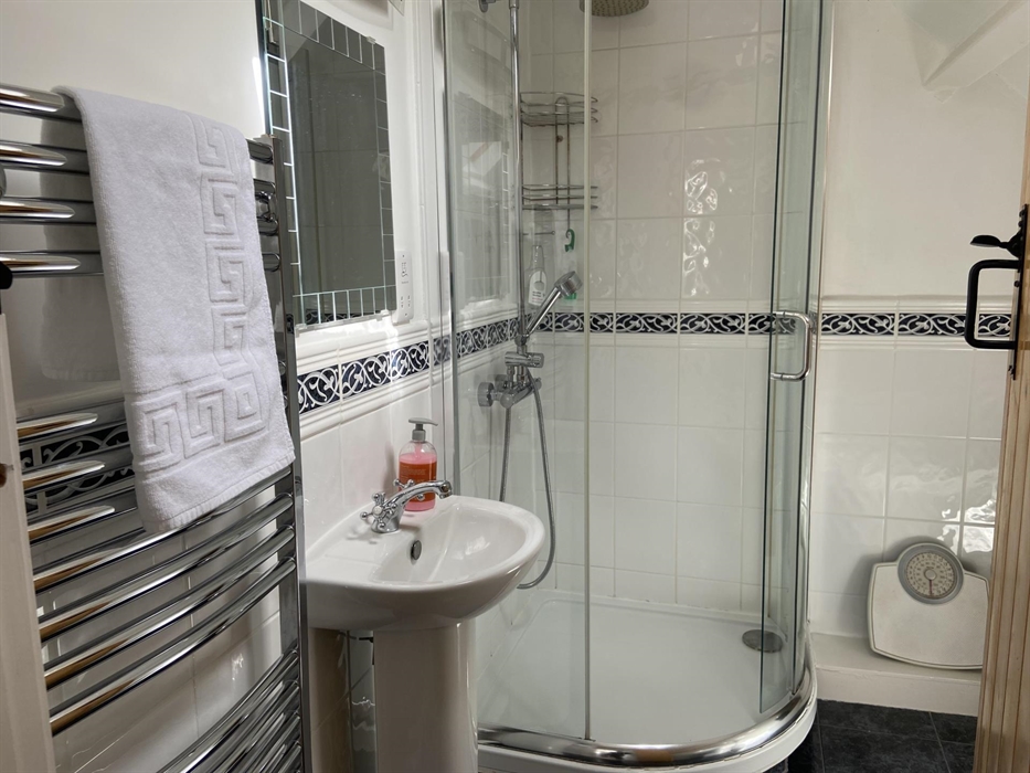 efail isaf main bathroom