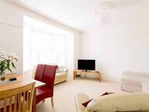 Top Flat 38 Victoria Avenue