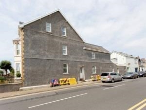 Top Flat 38 Victoria Avenue