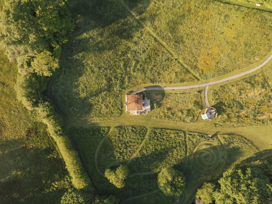 The Cabin nestled in a secluded 4 acre meadow - Luxury Glamping Cabin Carmarthenshire, West Wales