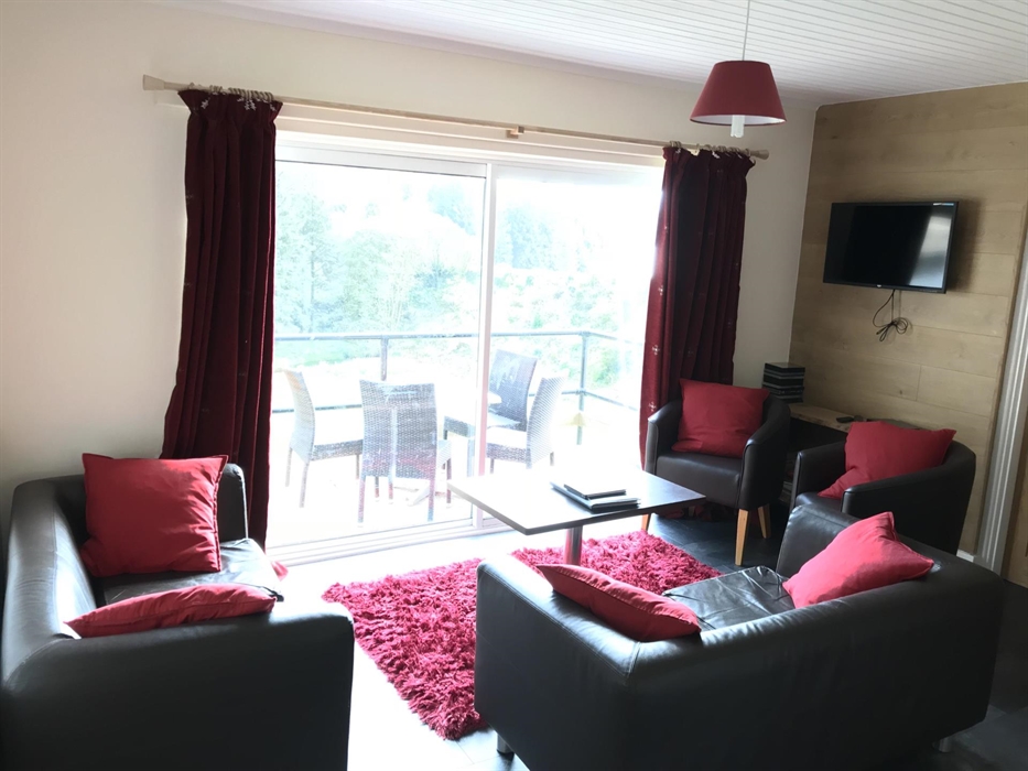 Parkwood Outdoors Dolygaer - Cottage living area with comfortable seating for up to 6 persons