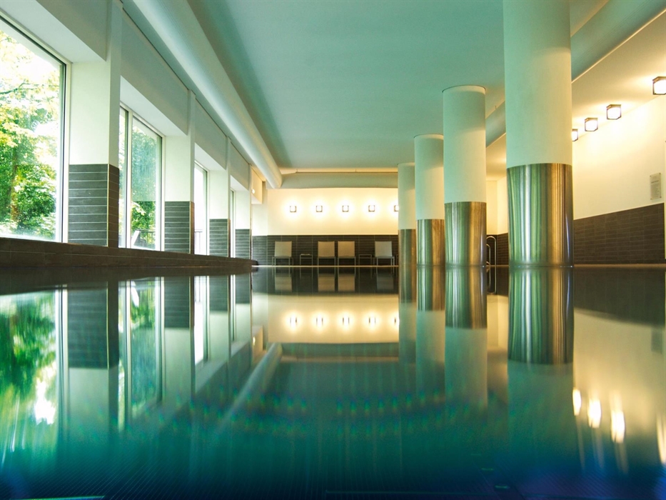 Swimming pool at Park Plaza Cardiff